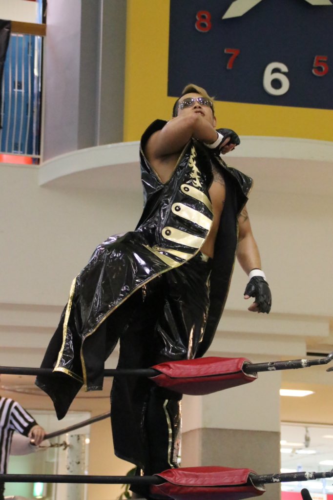 bou_uno's tweet image. 現在は大阪でプロとして活躍中のJADE選手。去年のKASSAMAの会場にあらわれてから1年、次回シングルでとの約束が果たされる試合。
#KASSAMA