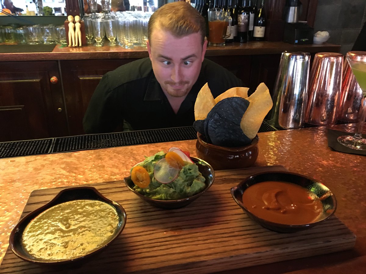 #salsaboard #housemade #tortilla #chips #salsa #salsaverde #guacamole #guajillo #wheretostartfirst