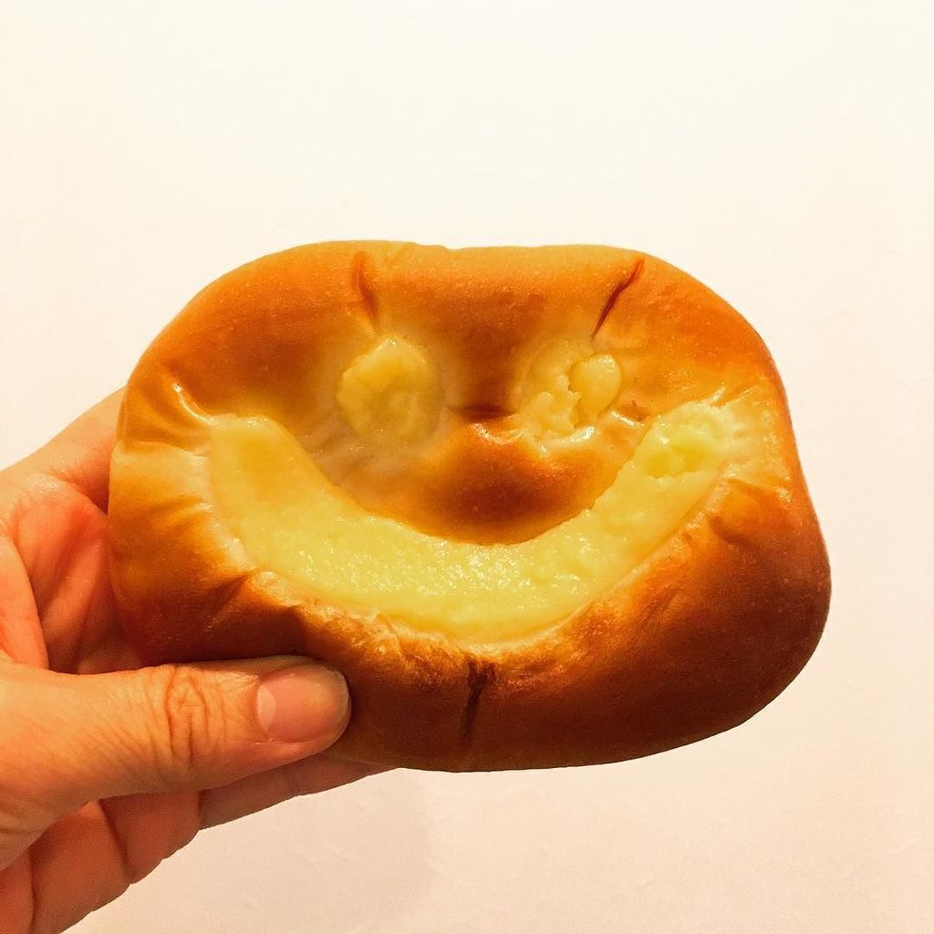 koya2's tweet image. #gm#morning#monday 
#creambread#smile#yum
#fighting spirit
#GWは沖縄、関西で楽しんだ
#今日から通常スタート ift.tt/2pUyokD