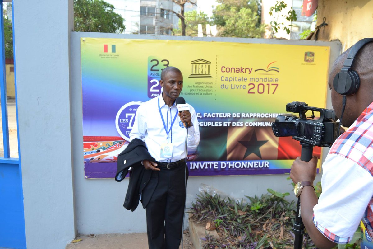 GuineeBuzz's tweet photo. #EnMarche pour @Conakrylivre Capitale Mondiale du #Livre 2017:Succès de
la 9e édition #72HeuresduLivre #CCML @ebamba #guineantwitter @GouvGN https://t.co/CO2HMVLj2Q