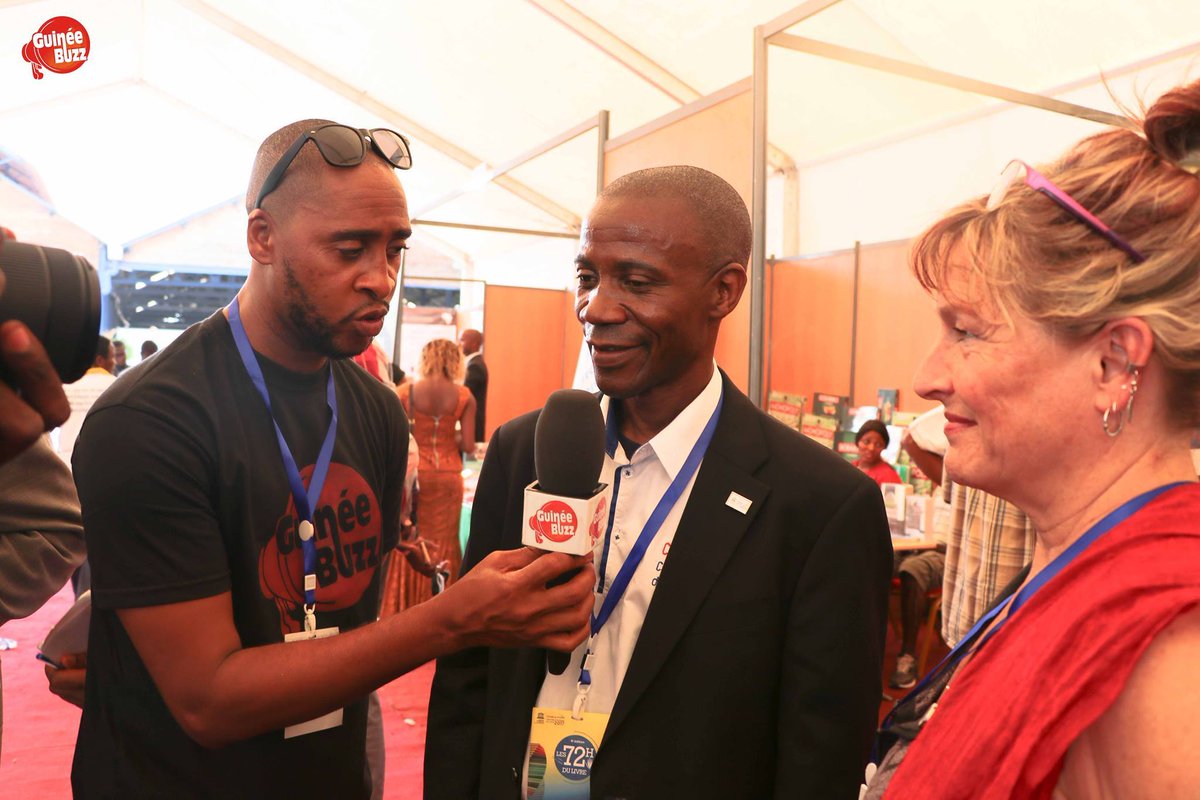 GuineeBuzz's tweet photo. #EnMarche pour @Conakrylivre Capitale Mondiale du #Livre 2017:Succès de
la 9e édition #72HeuresduLivre #CCML @ebamba #guineantwitter @GouvGN https://t.co/CO2HMVLj2Q