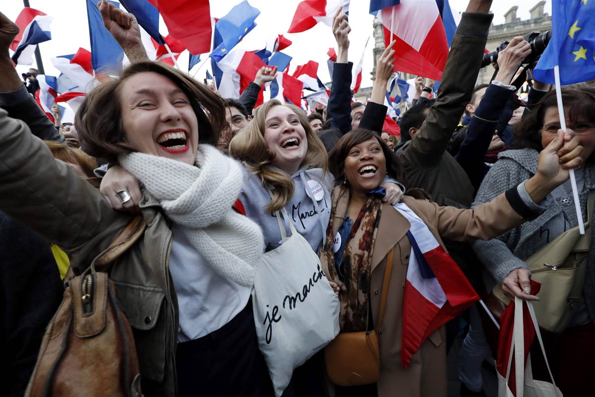 mulder59's tweet photo. Macron pledges to serve France "with humility, devotion and determination" in speech... https://t.co/oK5V9tpKGn by #NBCNews via @c0nvey https://t.co/CsLSO3KQ28