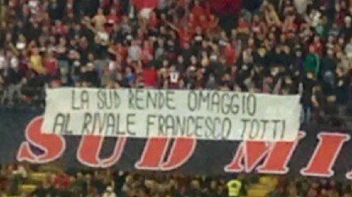 helio83's tweet photo. Tra la società che lo ha pensionato e Spalletti che non lo manda in campo, stasera i più Romanisti so stati i tifosi del Milan #MilanRoma https://t.co/g95AYBiUj0