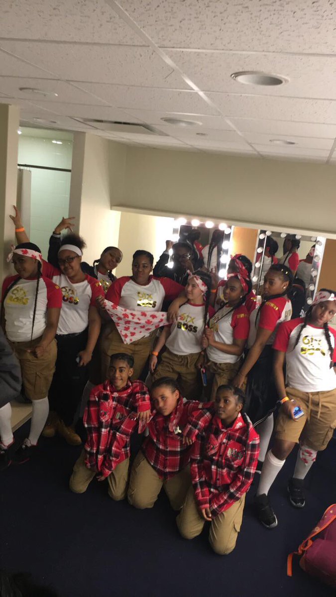 BabyFaceLolo's tweet photo. #6ixboss dancers #StompTO2017 https://t.co/4aDKqSu3qE