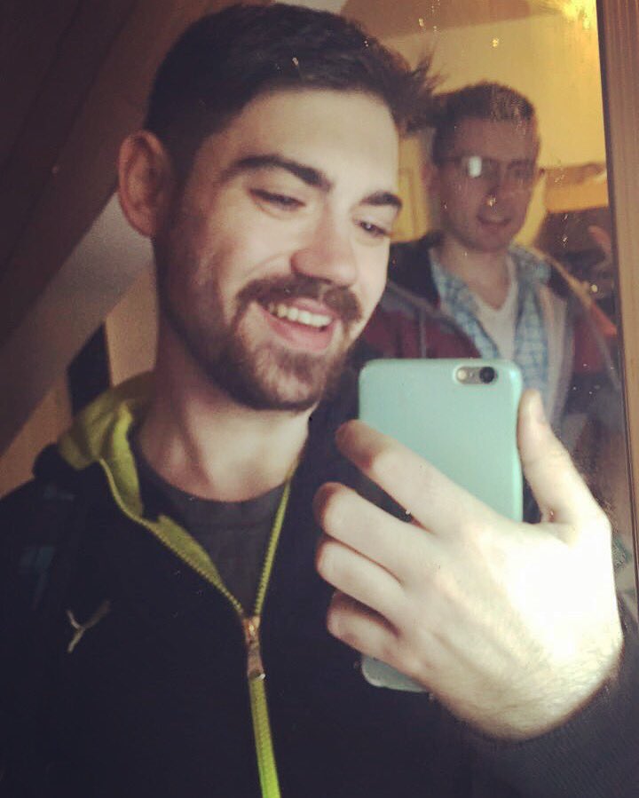 LazyJester91's tweet photo. He's always creeping 👀 #smile #creeper #bestfriend #willy #mywilly #lovehim #instagay #homosexual #mırrorselfie #spring2017 #stonerlife https://t.co/y6es2gAjGN