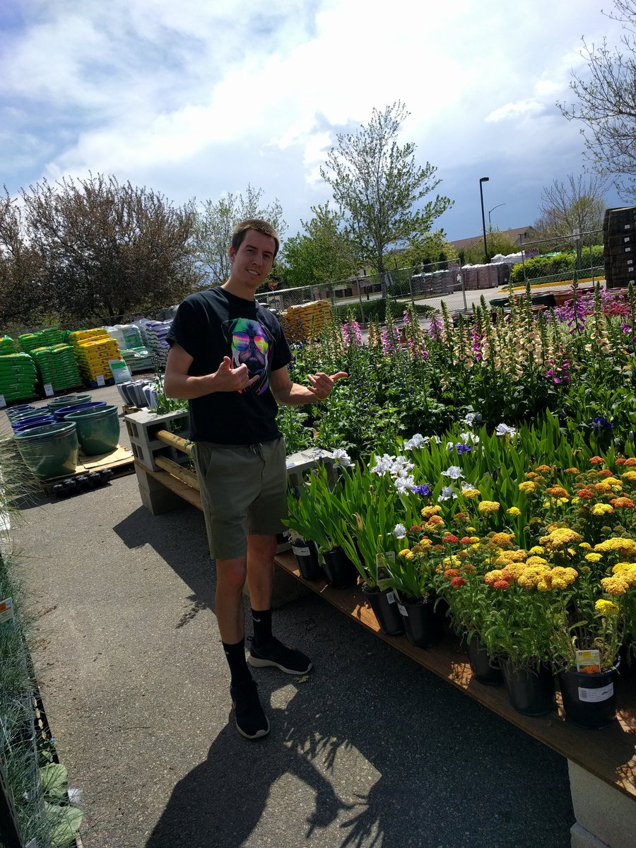 .<a href="/dubmilam/">Willie Milam</a> and I are domestic af #flowers