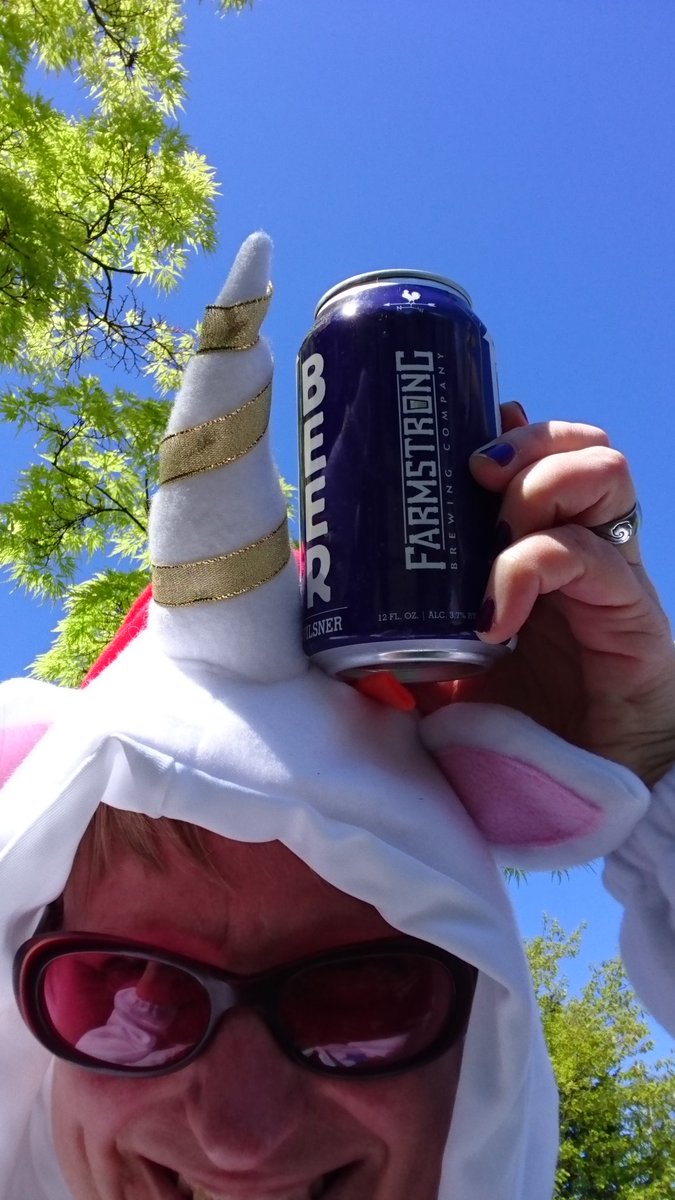 sybilunrest's tweet photo. New beer to me {and to unicorns)! #sbw9 @FSBREWS https://t.co/QsQ9T06bIO