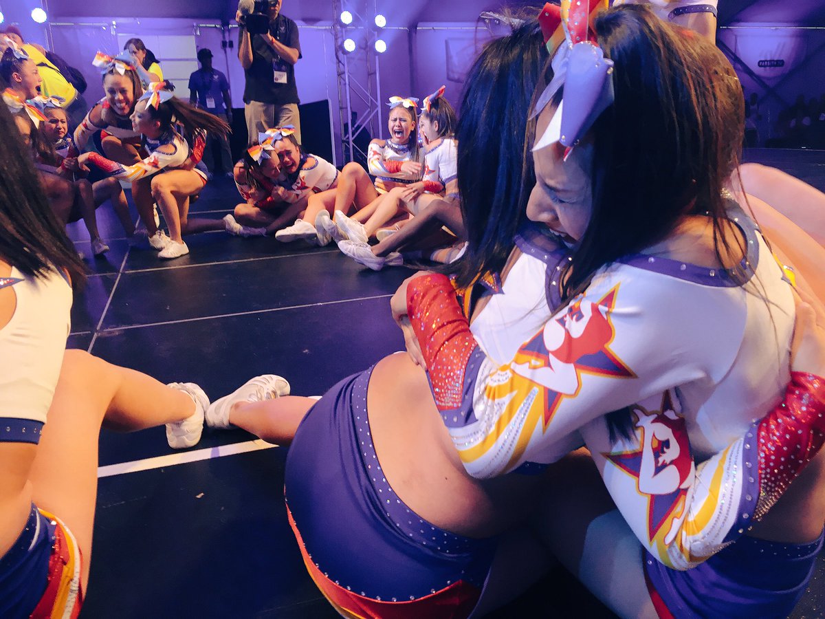 VarsityAllStar's tweet photo. Congratulations to Laredo All American Starlites your Large Senior Level 3 champions! #TheSummit17 https://t.co/mSAvet0dcy