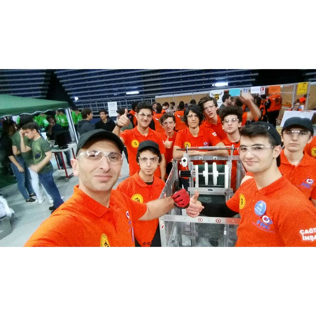 Team6038's tweet photo. throw back to Turkish Off-Season 2015 #tbt #fikretyukselfoundatiton #frc #frc6038 #first #itobot #Itobot6038 https://t.co/HFzFUcC9E3