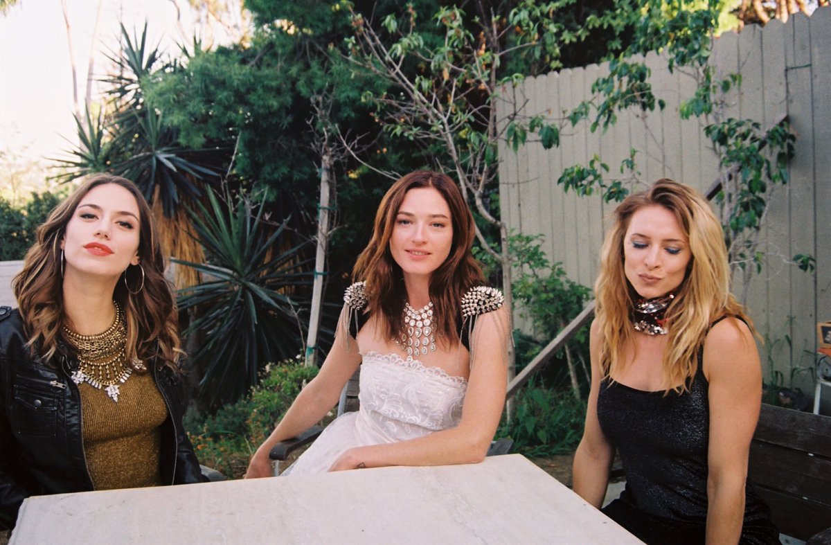 MariaRoseYogi's tweet image. Love these ladies! Video shoot for @sexafterbreakfast