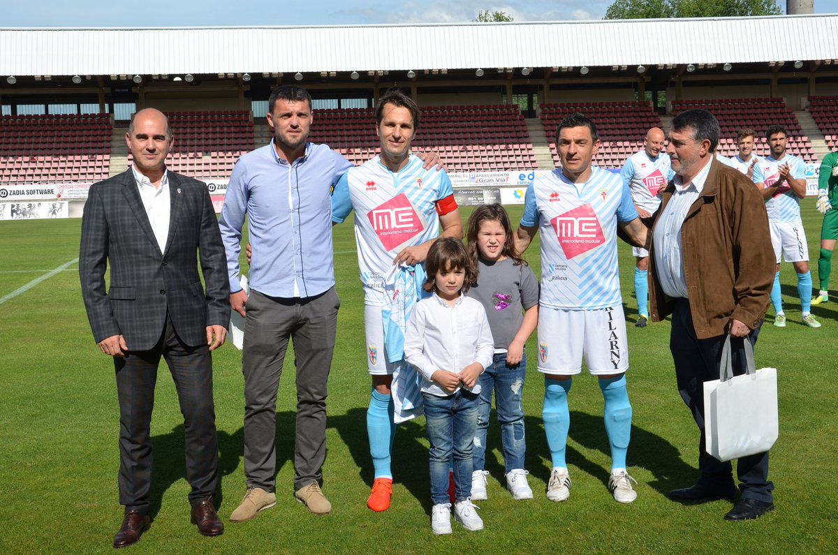 #reconocemento por parte da <a href="/SD_Compostela/">S.D. Compostela</a> a @davidreya <a href="/juan_cabrejo/">juan cabrejo</a> o lado de un grande como <a href="/ManuelCasty/">Manuel Castiñeiras</a>