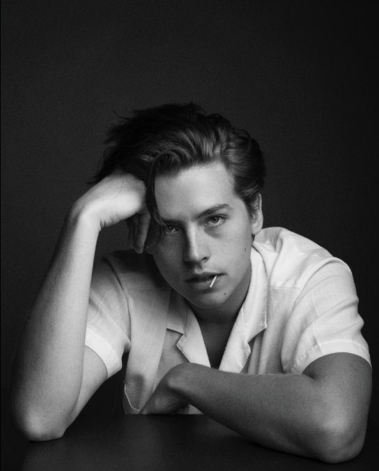 FrColeSprouse's tweet photo. Dernier Shooting photo de @colesprouse https://t.co/ZYOuJ8TKav