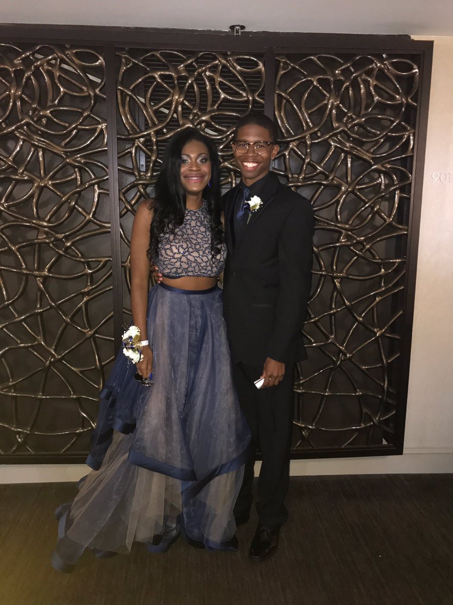 love_0ni's tweet photo. Slay Prom 2k17✅ #lawdhavemercy #nomercy #doitden https://t.co/QcUX8KLKsk