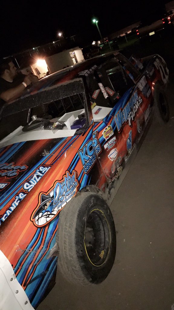 Brady22w's tweet photo. Picked up the WIN last night.  #VictoryChassis https://t.co/ouYzAHqSR7