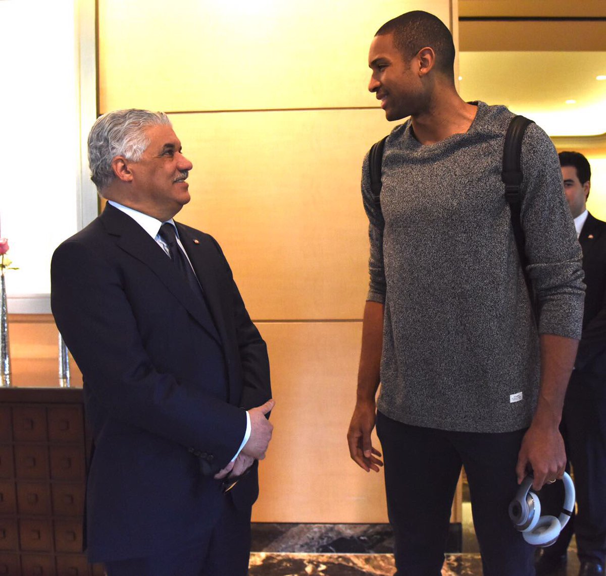MiguelVargasM's tweet photo. .@Al_Horford es un orgullo deportivo y excelente atleta de la #RepúblicaDominicana 🇩🇴🏀 https://t.co/bMz3MHOl62