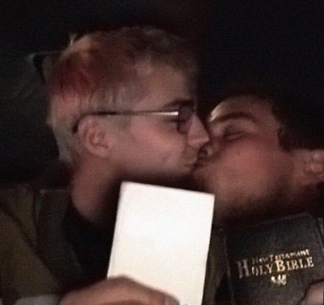 holymolyJFoley's tweet photo. 💖 https://t.co/uSXiEAZNJC