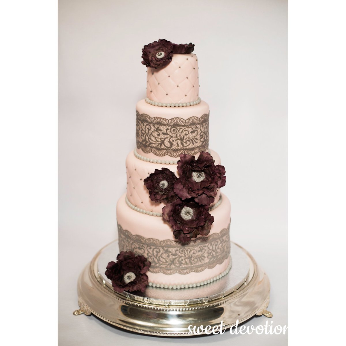 sweetdevocakery tweet picture