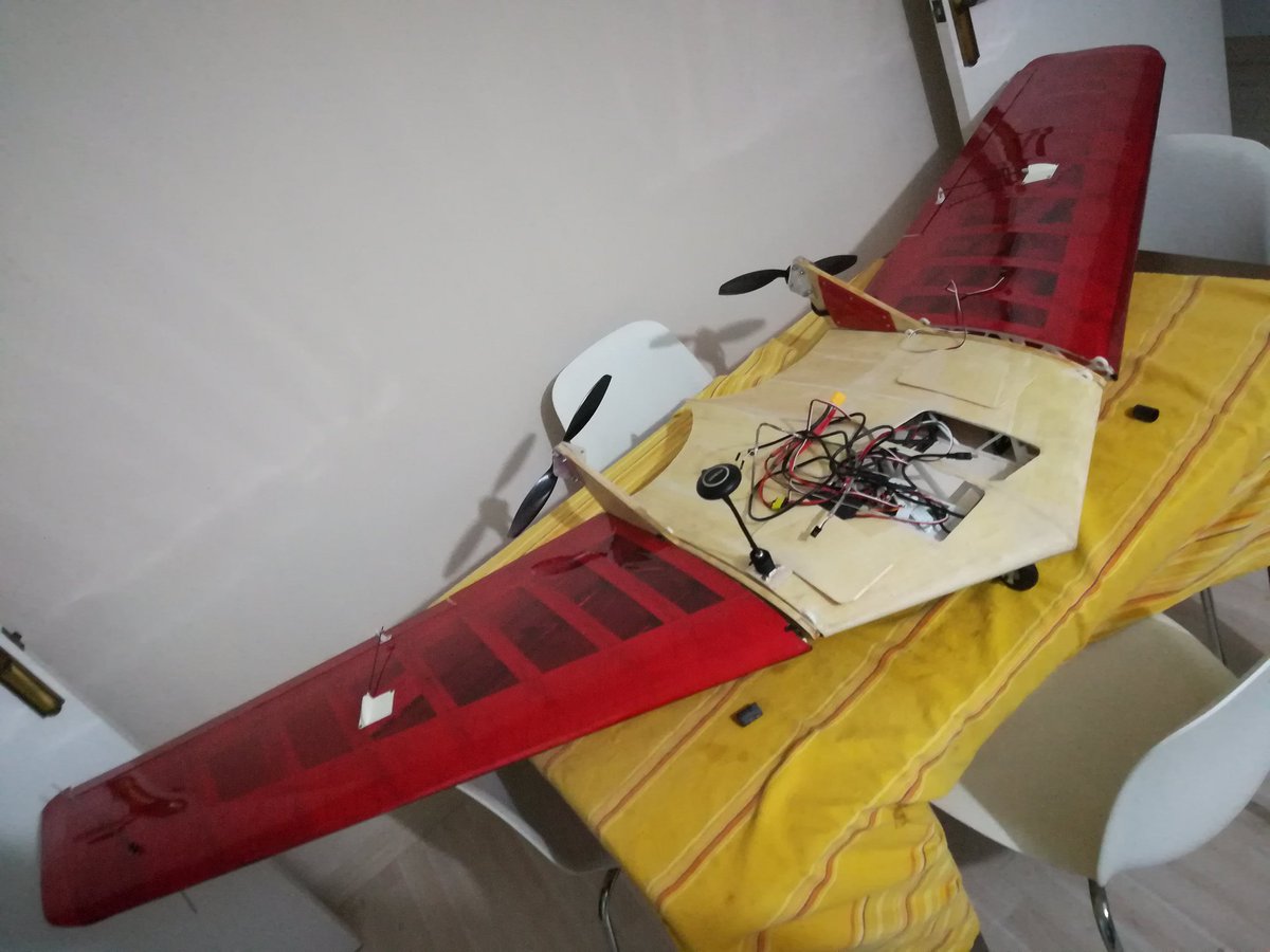 txpto's tweet photo. A punto de levantar el vuelo... #uav #3Dprinting #flywing #dragonlink https://t.co/5t76tLXU6M