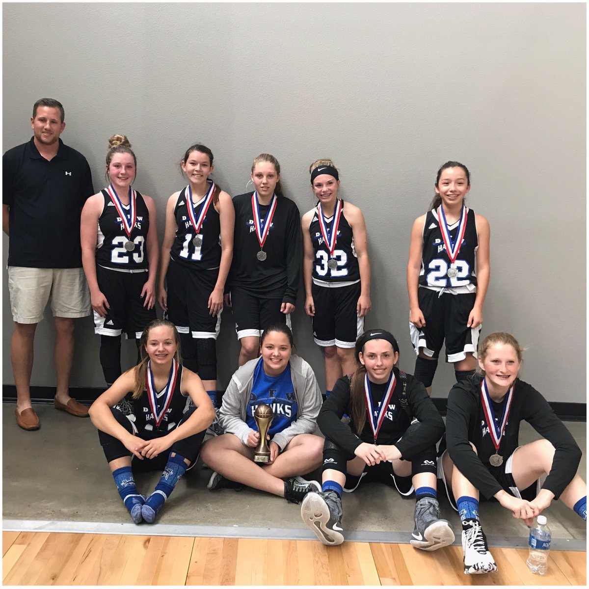Dfwhawks's tweet photo. Congrats Dfw Hawks 2021 White, girls played hard and finished 2nd place in the OFY Spring HoopFest. #HawksFam #GettingBetterIsTheGoal https://t.co/4SRuqHGY3E