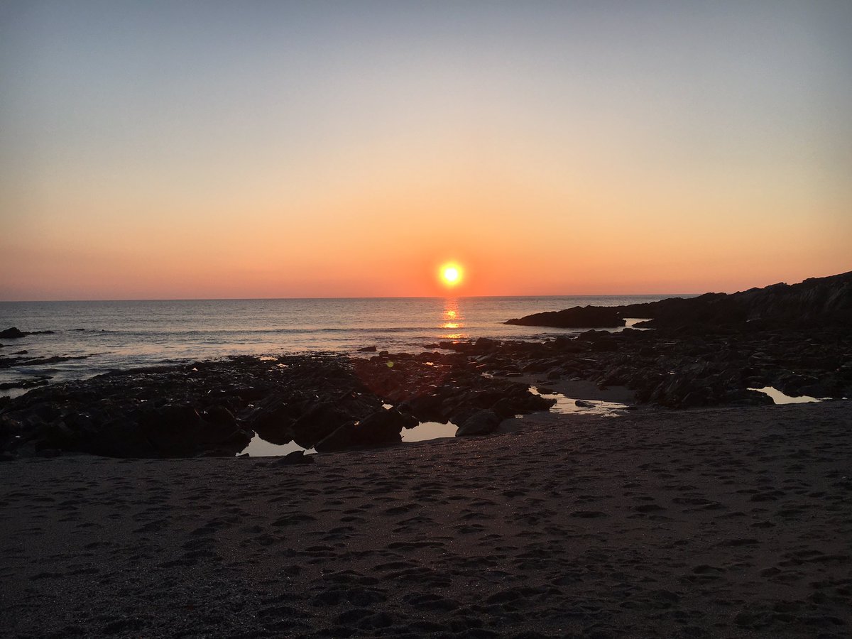 AllCornwall's tweet image. What a beautiful day in Cornwall. Taken at Little Fistral, Newquay. #cornwall #fistral #newquay #cornishsunset
