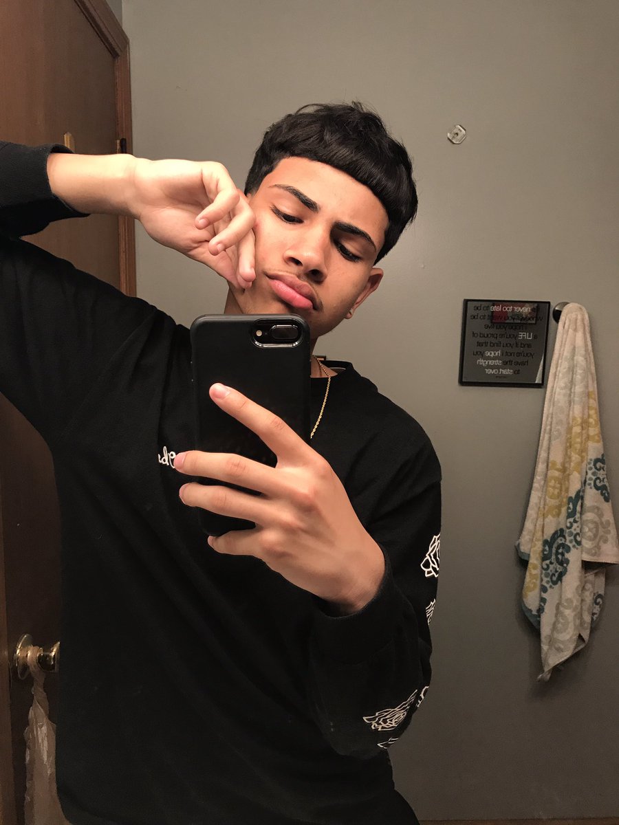 xvloading tweet picture