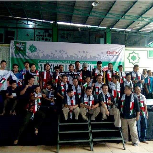 mujahid_muda20's tweet photo. With @izzatulislam_ID kang @af1_ konser intifadah #PALESTINE #Suriah #QPRO #LDK #FSLDK #STAIS @InfoKNRP https://t.co/riDryKM31D