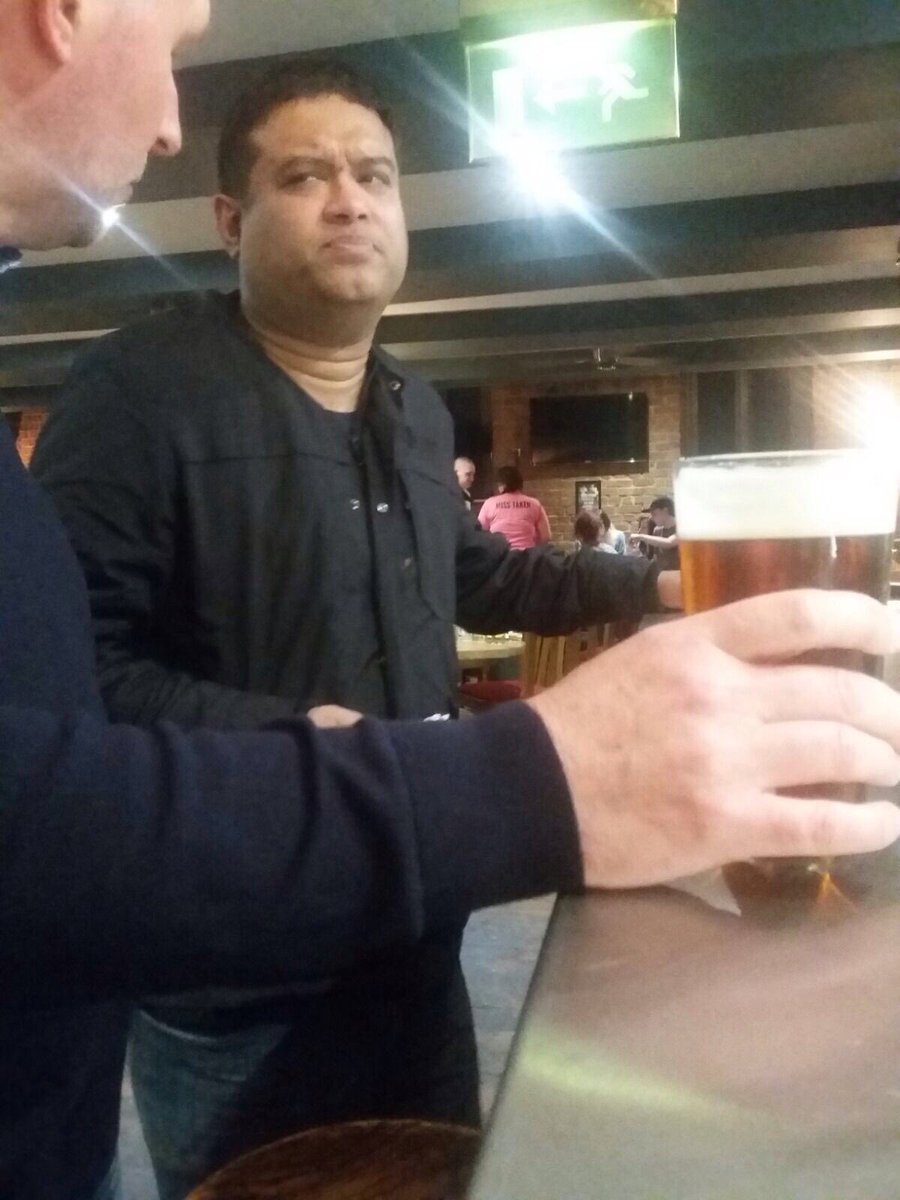Hale_7's tweet photo. My dad telling the 'Sinha Man' that he looks fatter on TV. #SinhaMan #TheChase https://t.co/XoVemWR0T1