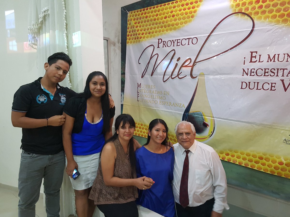 NilviaStreuli's tweet photo. Bautismo gracias al trabajo de las hermanas #ProyectoMiel distrito 1ro. Mayo @misionorientesc @HugoValda @UnionBoliviana https://t.co/XyoPZvEgd2