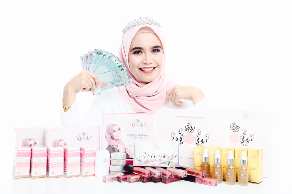 SheilaDBeauty's tweet photo. JOM SERTAI TEAM SHEILA D'BEAUTY!
Kami ingin membantu anda menambah pendapatan.
Layari FB Sheila D'Beauty HQ for more info!

#sheiladbeauty https://t.co/sUhO3qAceC