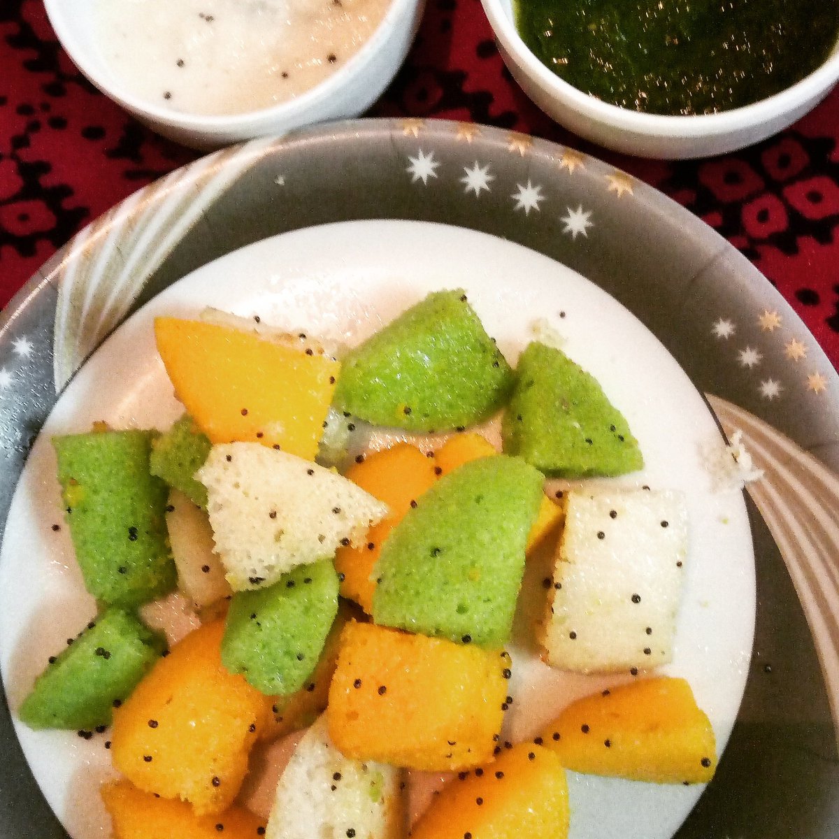 ArpanaKiri's tweet photo. 2day's #breakfast from#Arpana'skitchen #friedidli #colourful very #light #healthy nd #delicious perfect for #summer time 😋 #homemade #food https://t.co/M0IYTULC8B