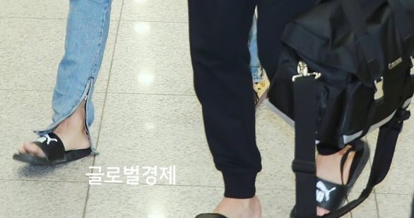 Jin \u0026 Jungkook exchanging footwear 