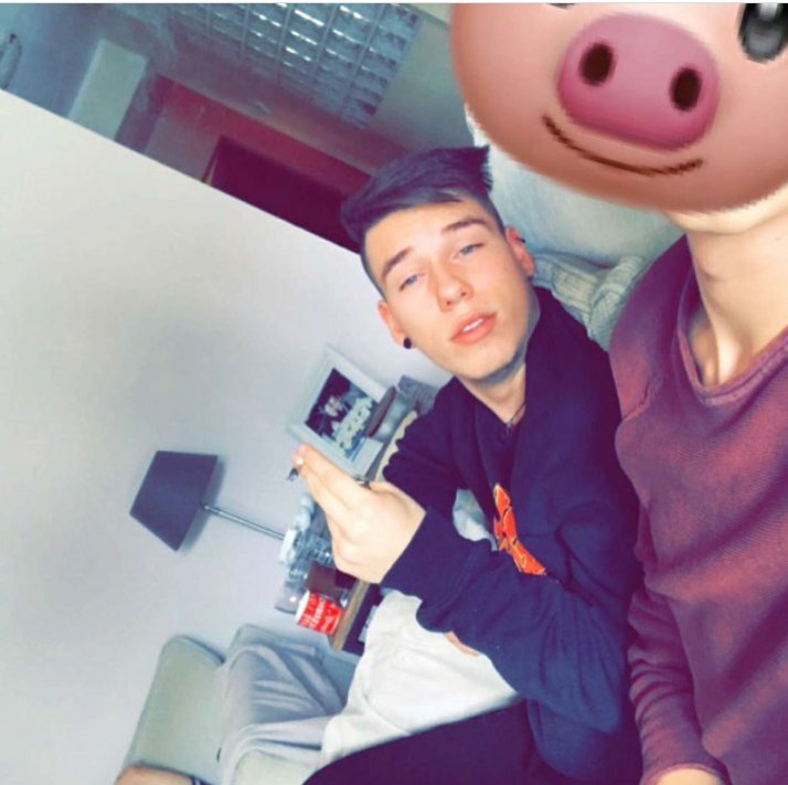 SmilerTonii's tweet photo. Jedna za dobro jutro... #kos je konjina koja se skriva 😬❤😍😍🚭 https://t.co/tgJryYzsd5