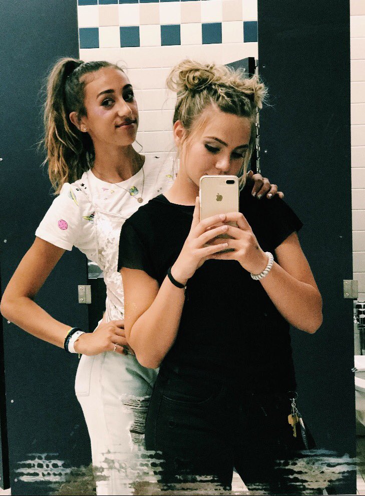 GracynMatthews's tweet photo. Spring fling🌸 https://t.co/GaP3gcJeTY