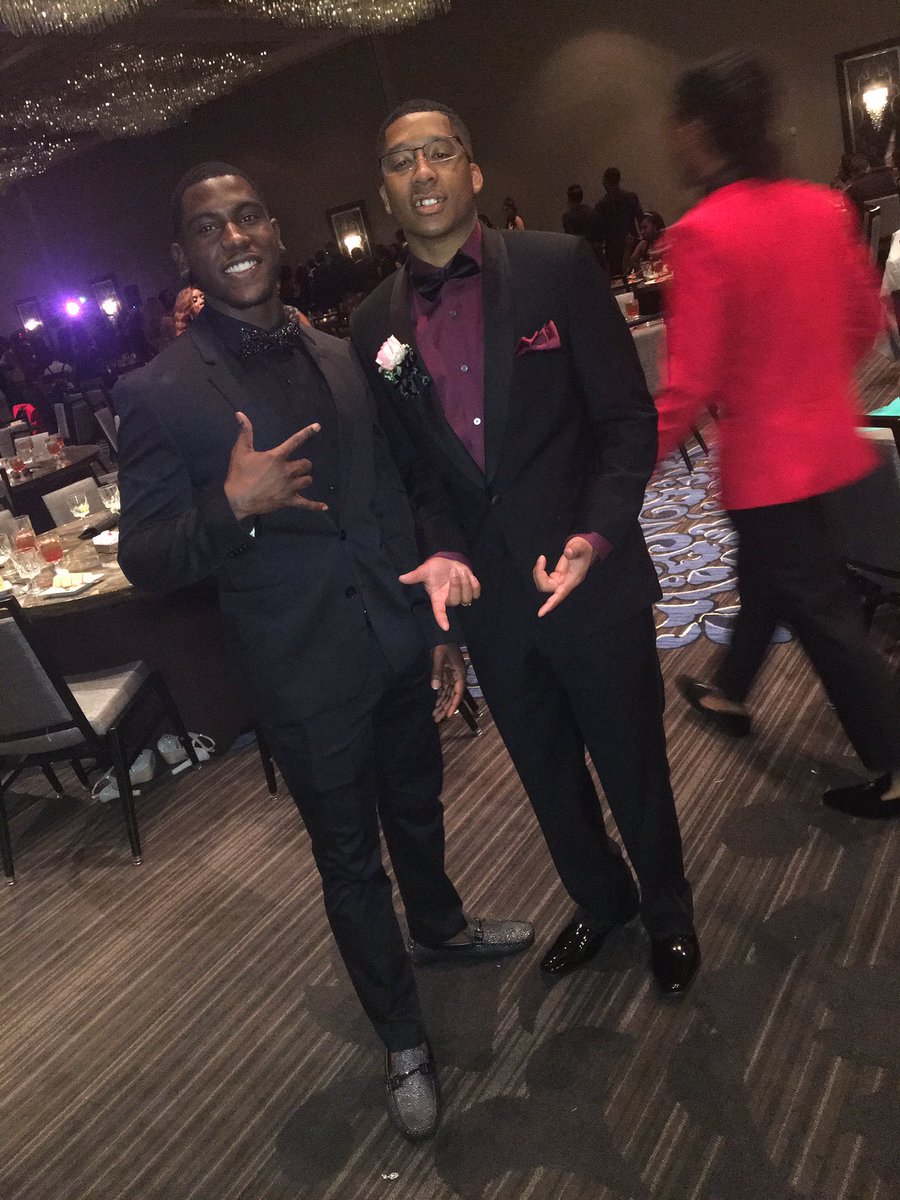 Cdavis817_'s tweet photo. 2k17 prom #SET17OFF more pictures coming soon https://t.co/6d1gQcHHdT