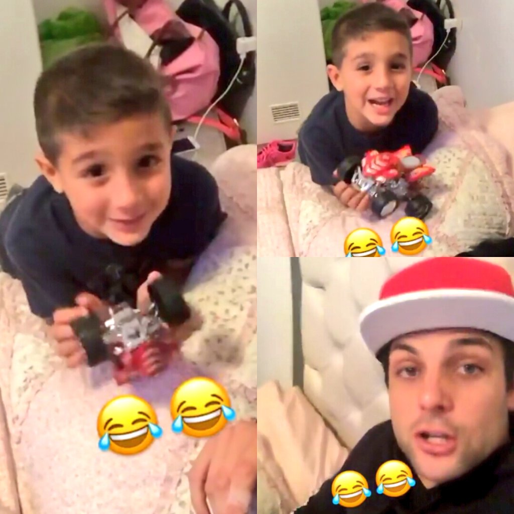mon_u22's tweet image. Soy tu fan #AdrianitoPorcella 😍❤
Nico lo quiero mucho 💙😊, pero tu eres mi debilidad, Te Amo Emperador #MiniKing 👑💗😘