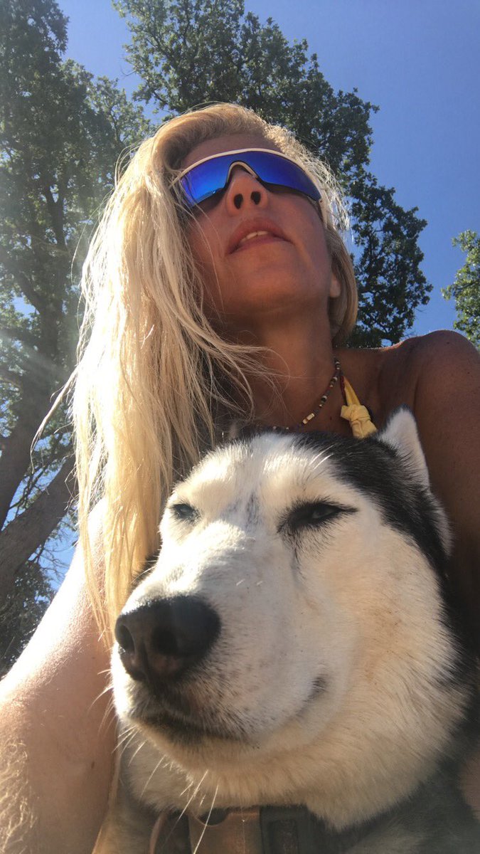 PepitaCorona's tweet photo. "Thanks Mummy for this vacations" 🏃🏼‍♀️🏄🏼‍♀️💙🐾Thanks 2 you 4 being part of my Life #texomalake #Huskies #dogsarebestcompanion #dogsarelove https://t.co/wQTHZ904At