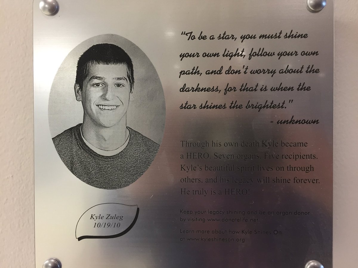 PorterSup205's tweet photo. Saw this plaque remembering late NV student Kyle Zuleg at UIC Hospital. He saved 5 lives through organ donation. Kyle lives on! https://t.co/tlD5h0iiZr