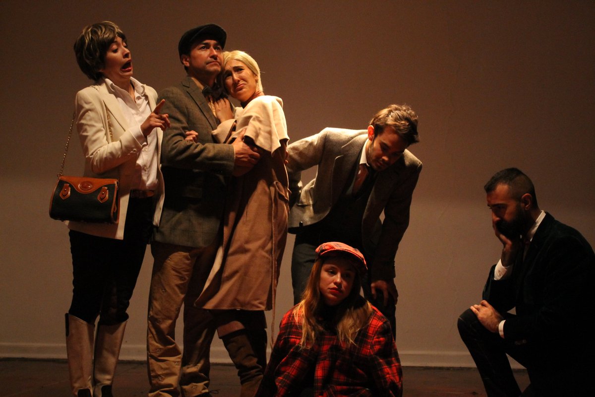 RedSalasTeatro's tweet photo. Vimos #ComediaRealista de @ernstomelendez en @teatrodelpuente Vaya y ría de buena gana con esta sátira de la burguesía chilena #VenAlTeatro https://t.co/7A4nEeX1cU