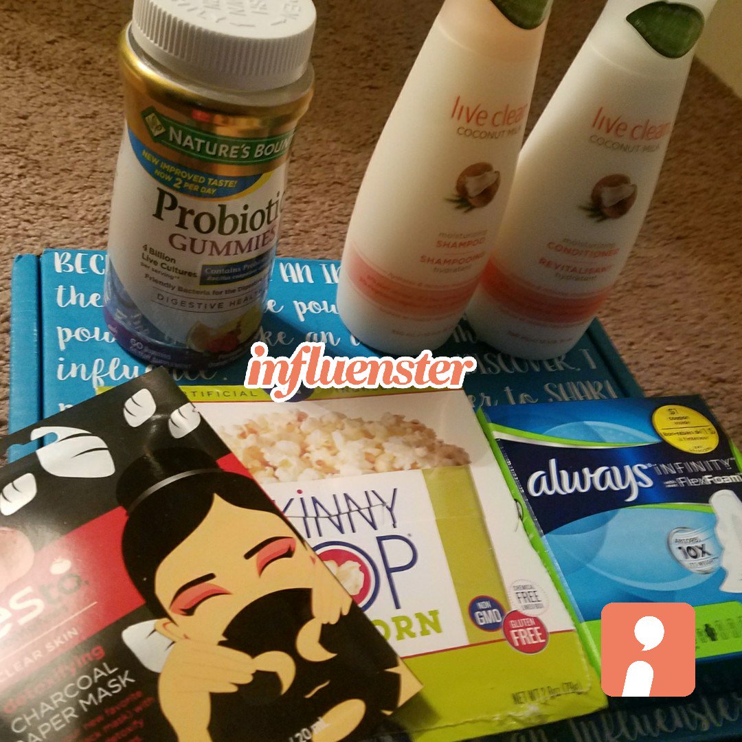 sunshinefeli209's tweet photo. love the box I was sent for free to review! The gummies taste yummy and the shampoo &amp; conditioner smell amazying! https://t.co/wgbuaKaMOG