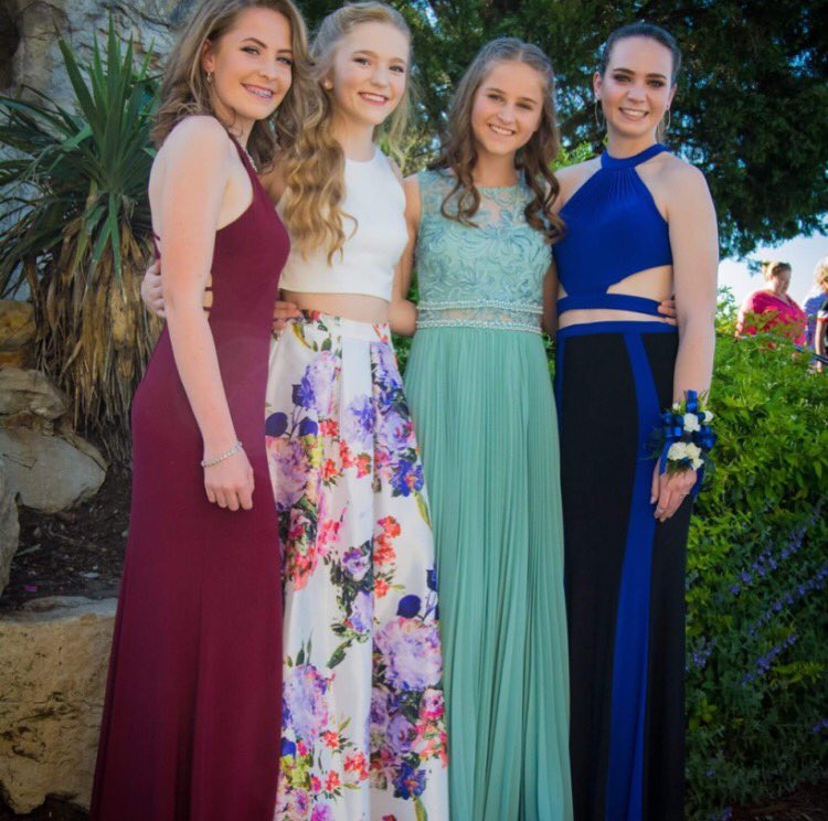 juliaamlr's tweet photo. prom prom prom #2 https://t.co/AqDtkjgiOy
