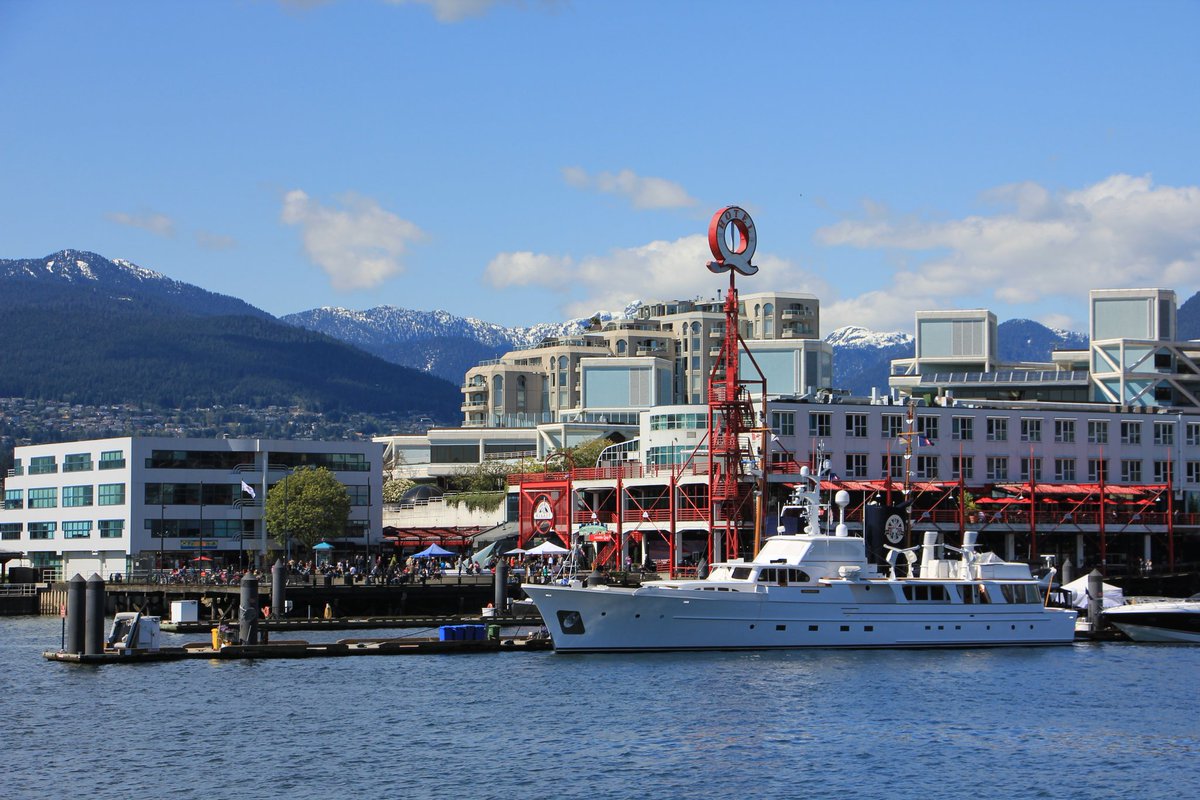 GwenFarley11's tweet image. Spectacular day on the north shore! #NorthVan @LonsdaleQuay @PHG_ThePolygon @pier7restaurant @tapandbarrel @VanNSTourism @lower_lonsdale