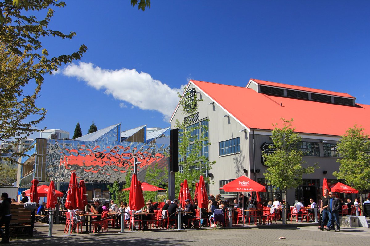 GwenFarley11's tweet image. Spectacular day on the north shore! #NorthVan @LonsdaleQuay @PHG_ThePolygon @pier7restaurant @tapandbarrel @VanNSTourism @lower_lonsdale