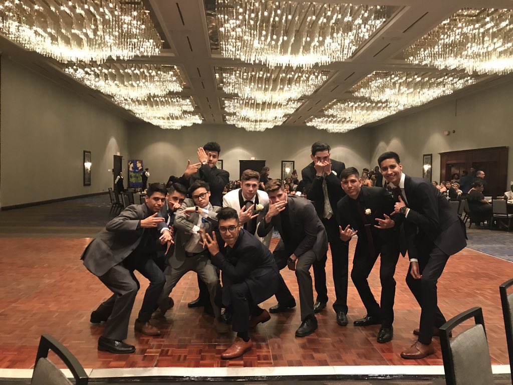 brianheffernanx's tweet photo. #Prom2k17 #set17off ✈️🚀 couldn't have asked for better friends definitely a night to remember❗️💯🦅 https://t.co/LxL18Oov53