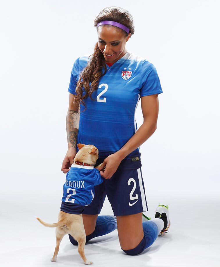 This week the 12th gal wants to wish a very happy birthday to Sydney Leroux! 