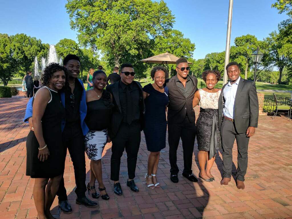 Brycie___'s tweet image. We Did That Part 3? #MomProm ❤️