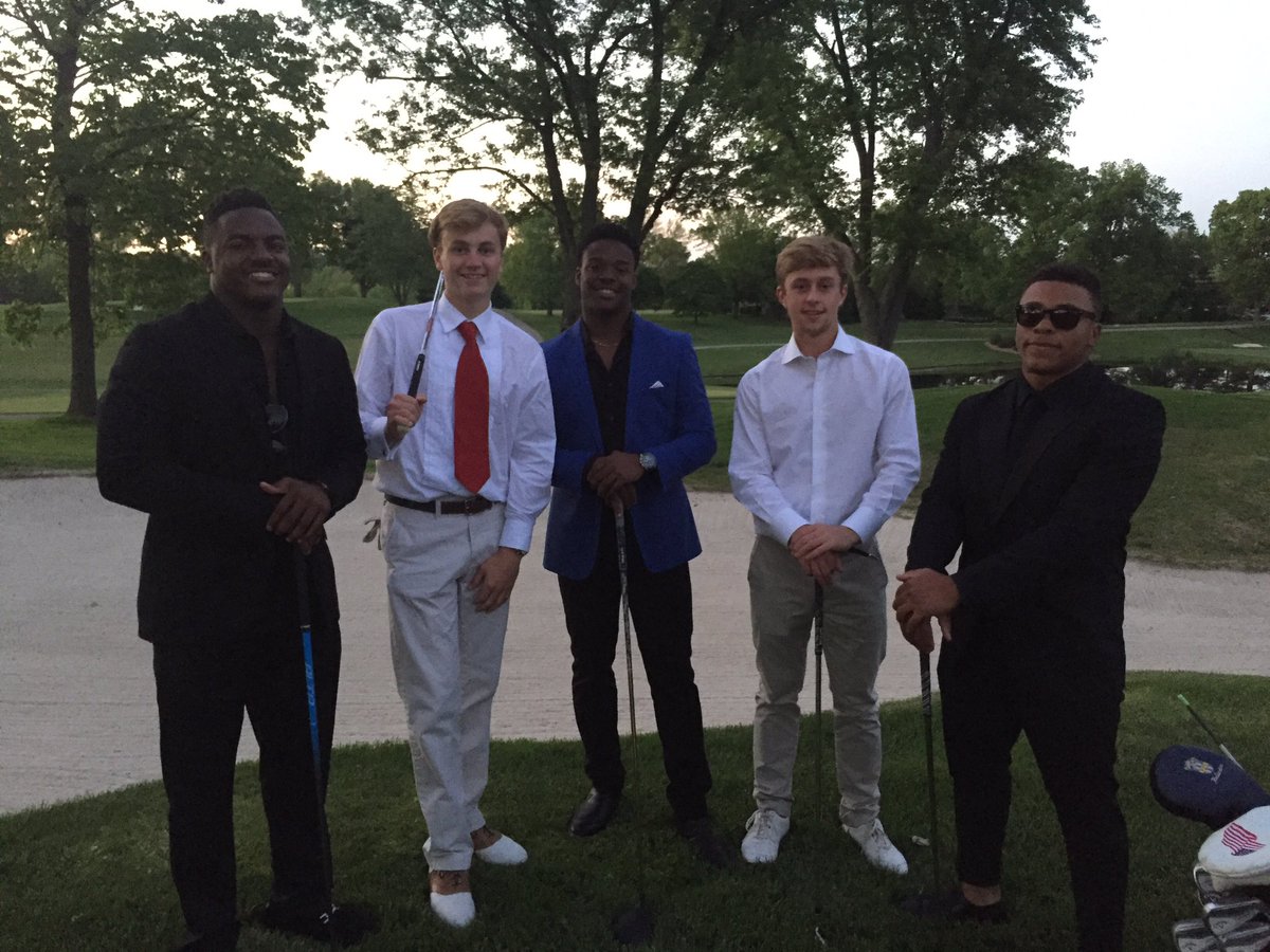 Brycie___'s tweet image. We Did That Part 3? #MomProm ❤️