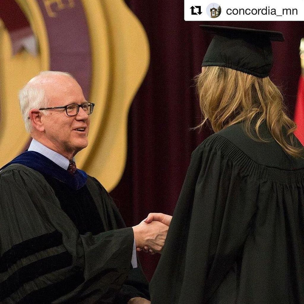 #Repost <a href="/concordia_mn/">Concordia College</a> What a beautiful day for graduation. Congratulations to the Class of 2017! 🎓 ift.tt/2pV5T69