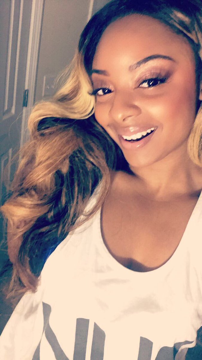 eysmusic_'s tweet photo. So Crystal beat face and I ain't know how to act all day. Lol #GradPicsComingSoon https://t.co/CU7RvtBevq