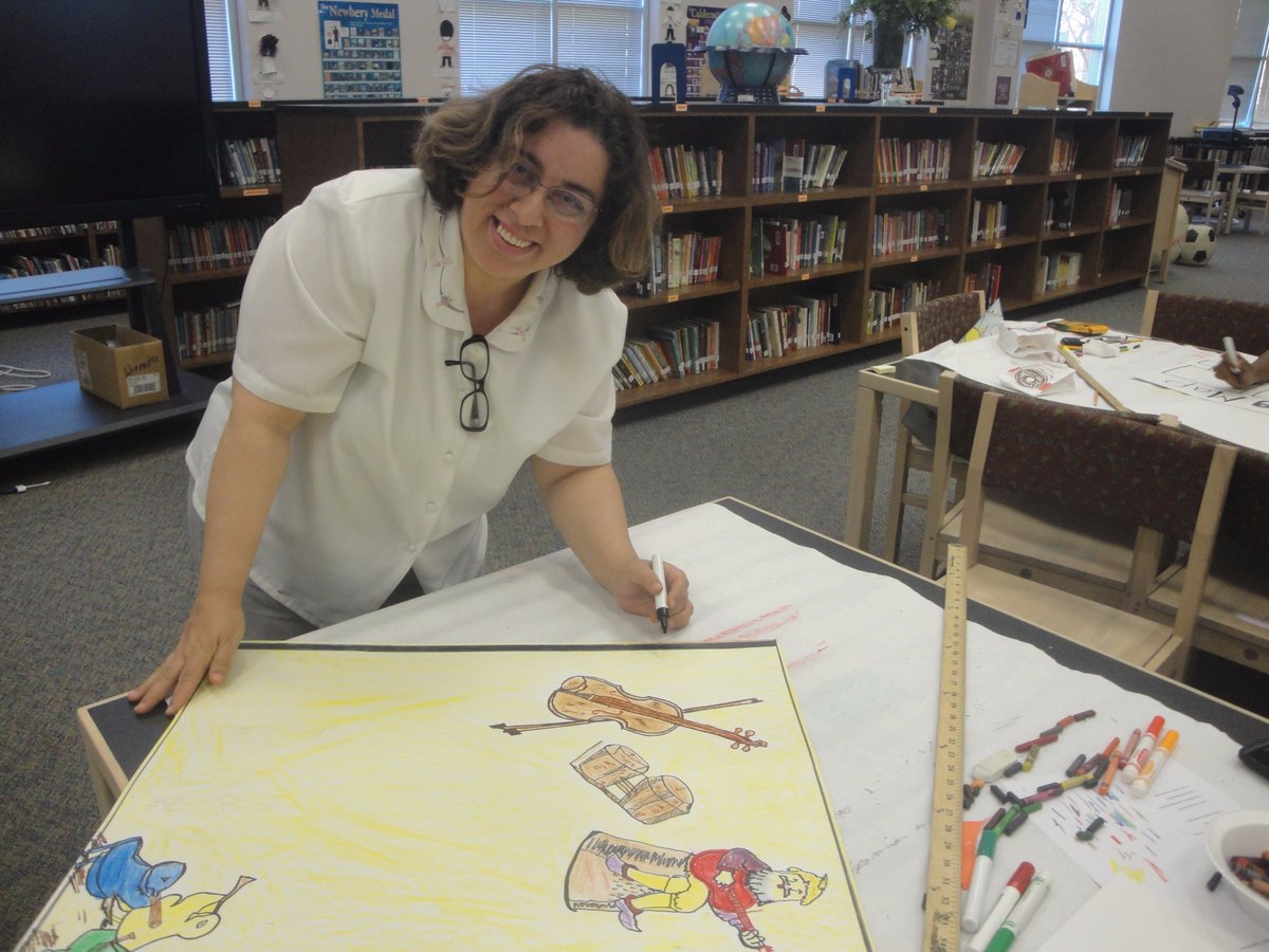 ReynaHMQ's tweet photo. A big Thanks for those who attended the PD "Poetry Posters and Anchor Charts Make &amp; Take" at Holmquist  #HMQ2017 https://t.co/B2PnX63hWy