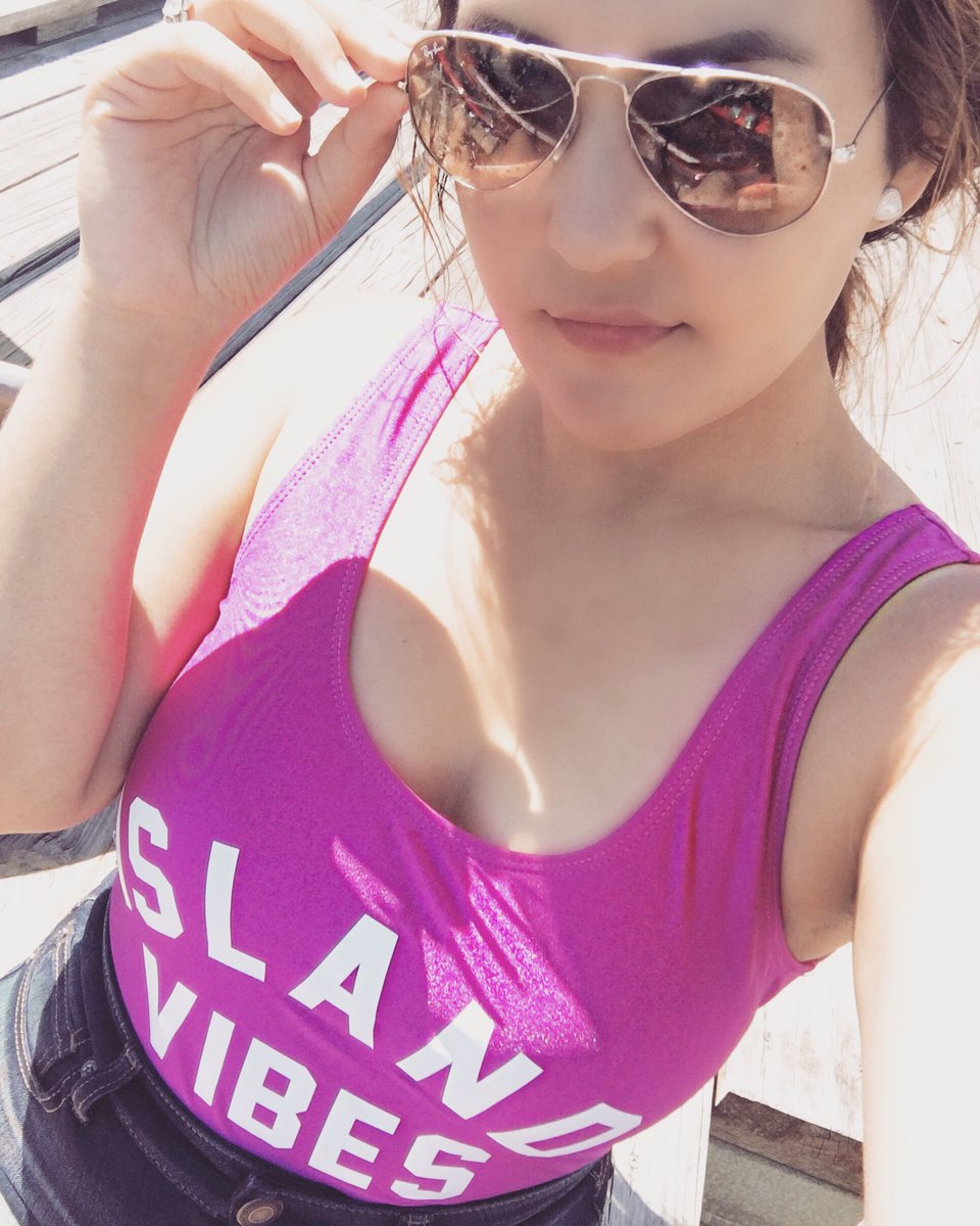 yaisbelissena's tweet photo. Island vibes ππ»ππππππΌ #saltlife #marcoisland #yaisbelis #teamchillin #likeforfollow #like4like #sundayfunday https://t.co/AuFdQ1T1o6